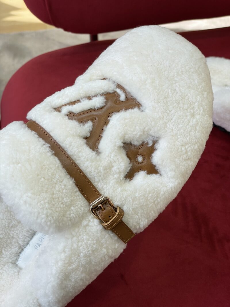 Louis Vuitton Winter Break Comfert Sandals - Image 6