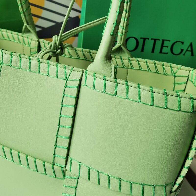 Bottega Arco Tote-30x20x11.5CM - Image 6