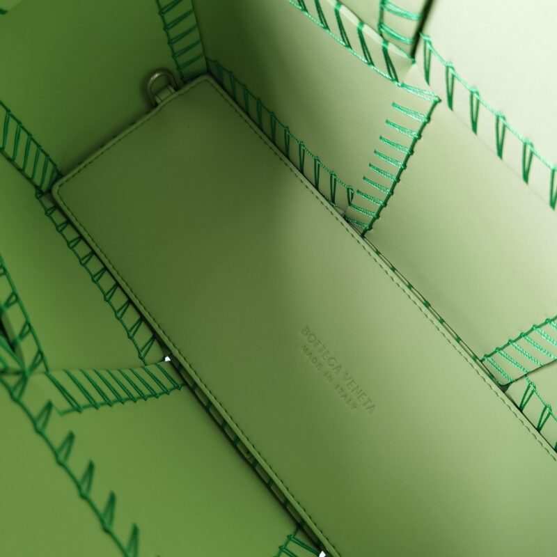 Bottega Arco Tote-30x20x11.5CM - Image 9