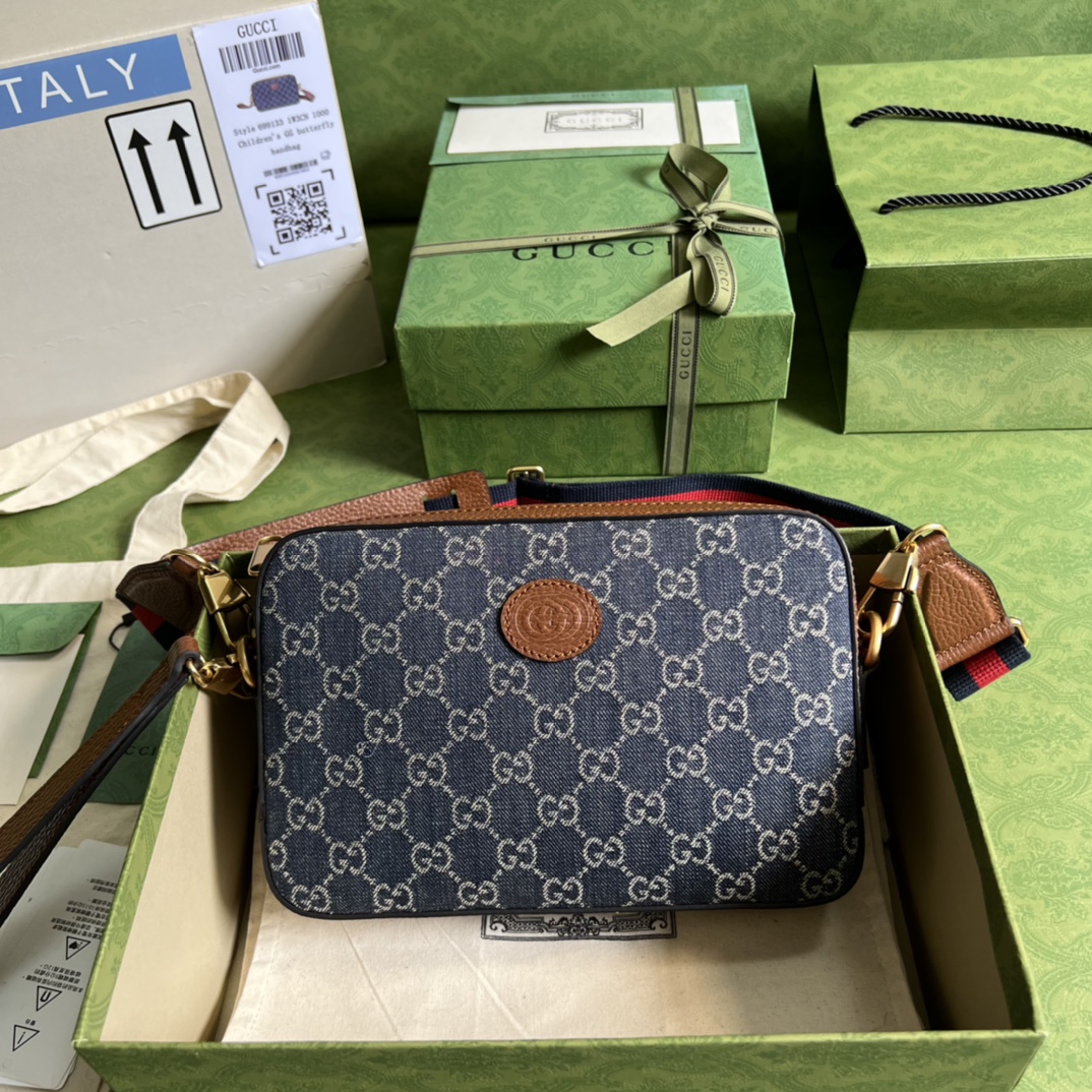 Gucci Vintage GG Supreme-24.5x 16x 4.5CM - Image 1