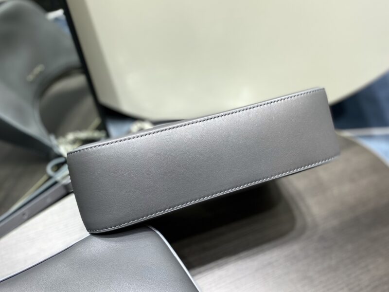 Gienvchy Moon Cut Hobo-25x7x12CM - Image 4