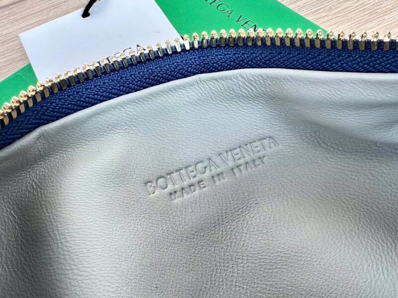 Bottega Veneta Jodie Hobo-23x28x8CM - Image 9