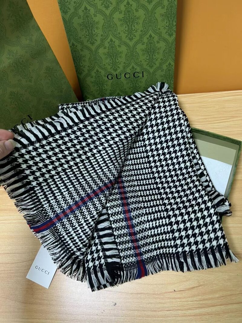 Gucci Scarf-35*240CM - Image 5