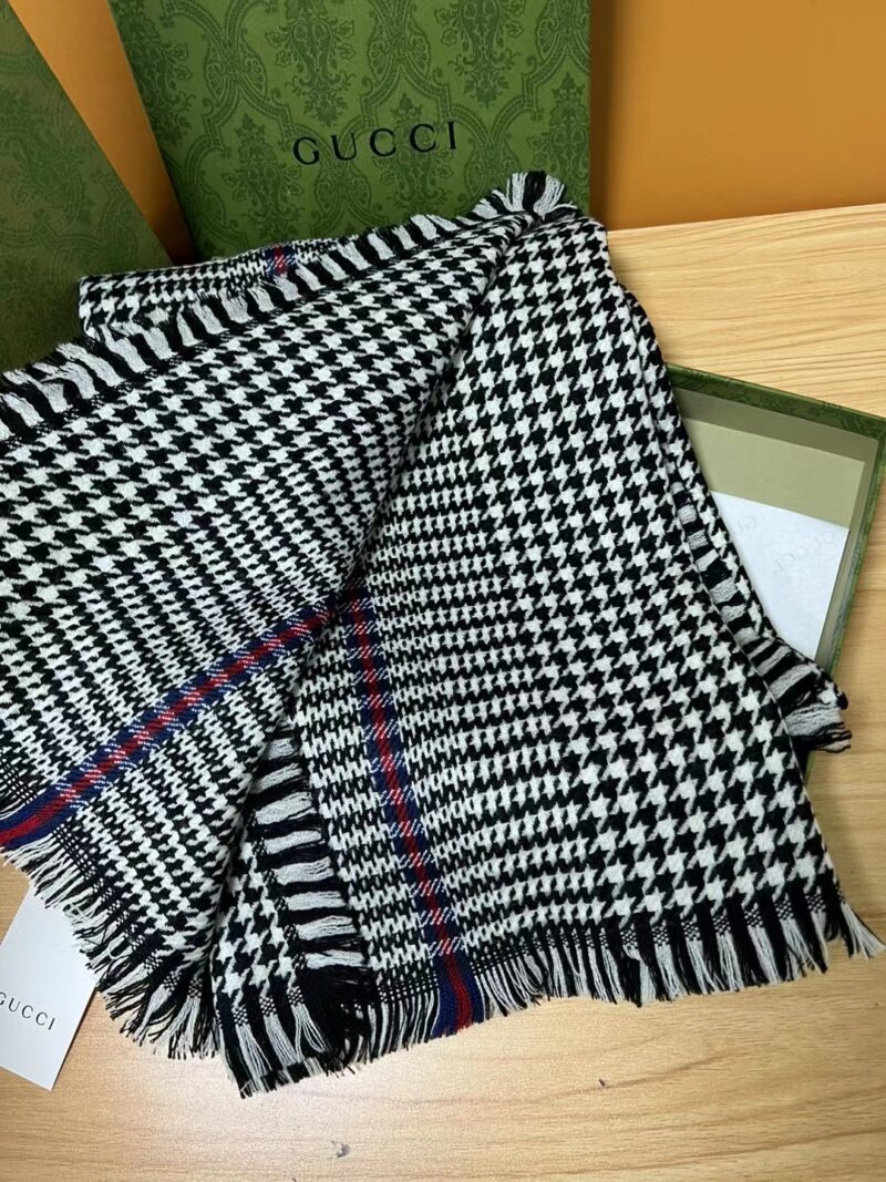Gucci Scarf-35*240CM - Image 6
