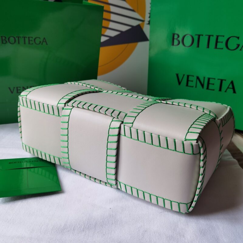 Bottega Arco Tote-30x20x11.5CM - Image 4