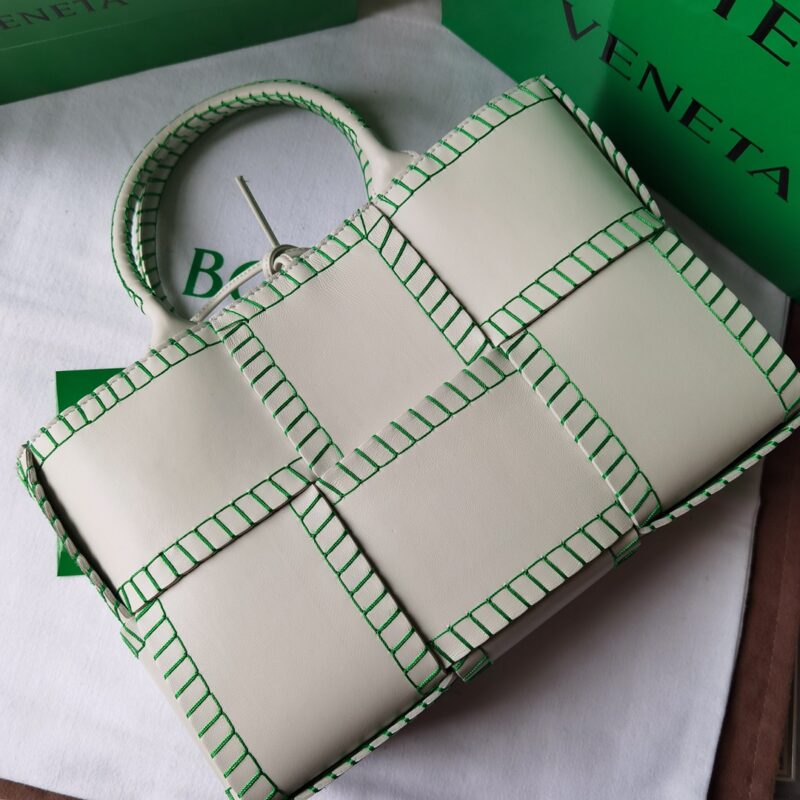 Bottega Arco Tote-30x20x11.5CM - Image 5