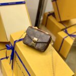 Louis Vuitton Micro Metis Handbags-14*11* 3.5 CM