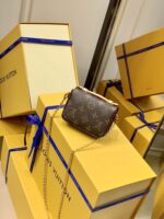 Louis Vuitton Micro Metis Handbags-14*11* 3.5 CM - Image 8