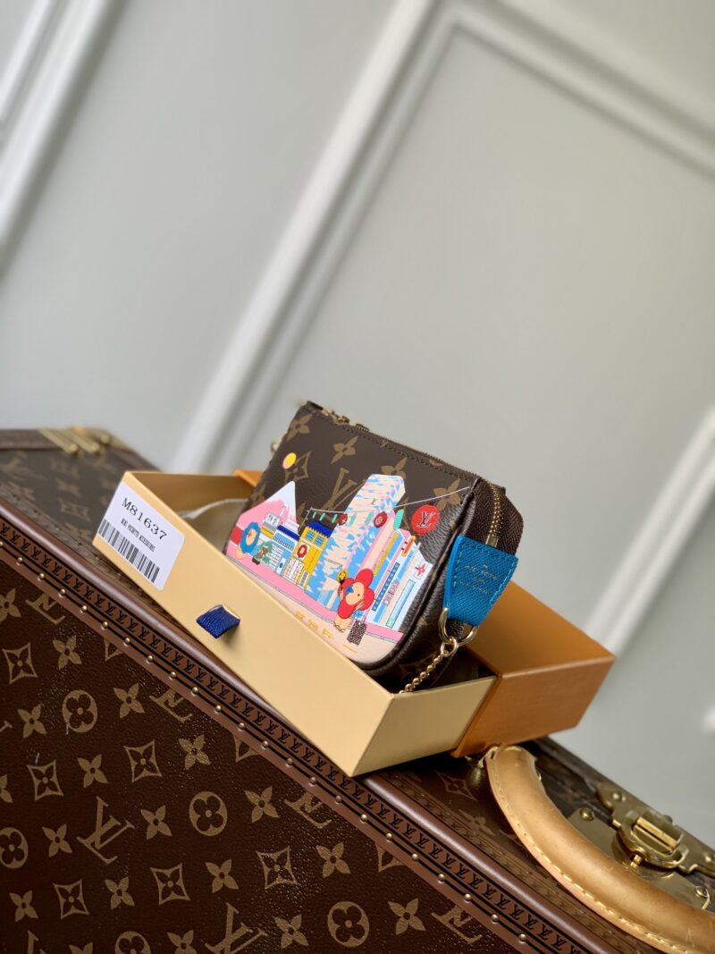 Louis Vuitton Mini Pochette Accessoires-15*9.5*3CM - Image 3