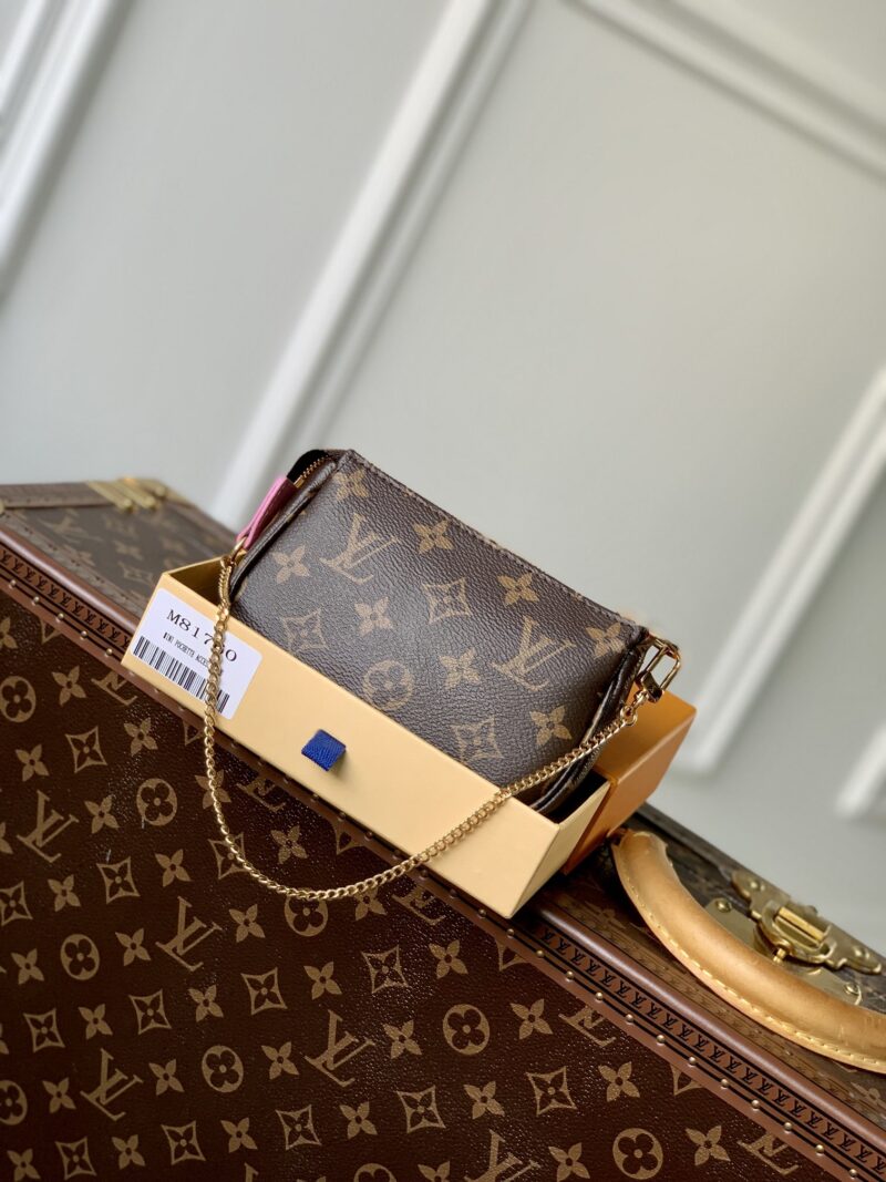 Louis Vuitton Mini Pochette Accessoires-15*9.5*3CM - Image 2