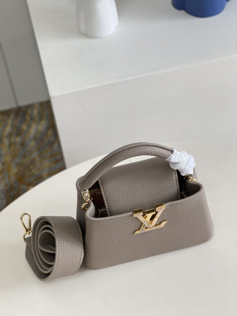 Louis Vuitton Capucines Handlebag - Image 4