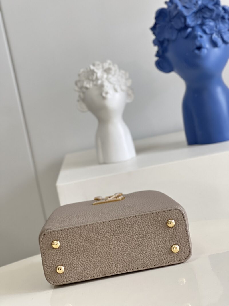 Louis Vuitton Capucines Handlebag - Image 6
