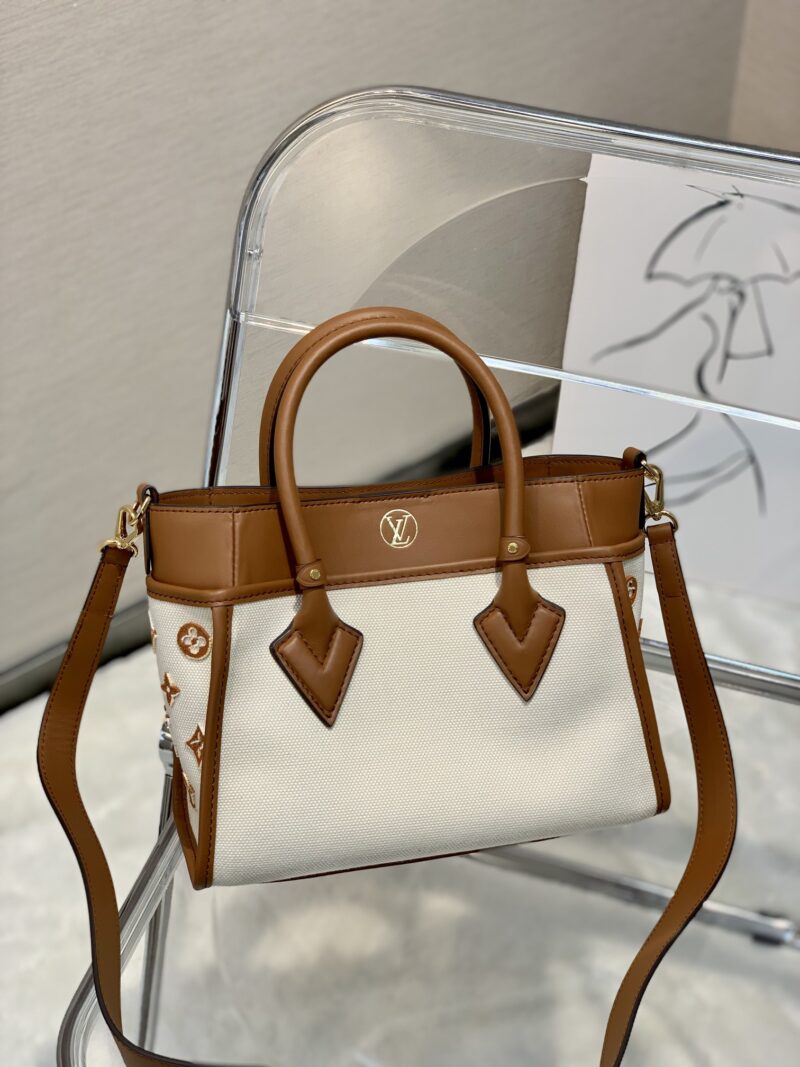 Louis Vuitton On My Side Tote Bag-25*20*12CM - Image 3