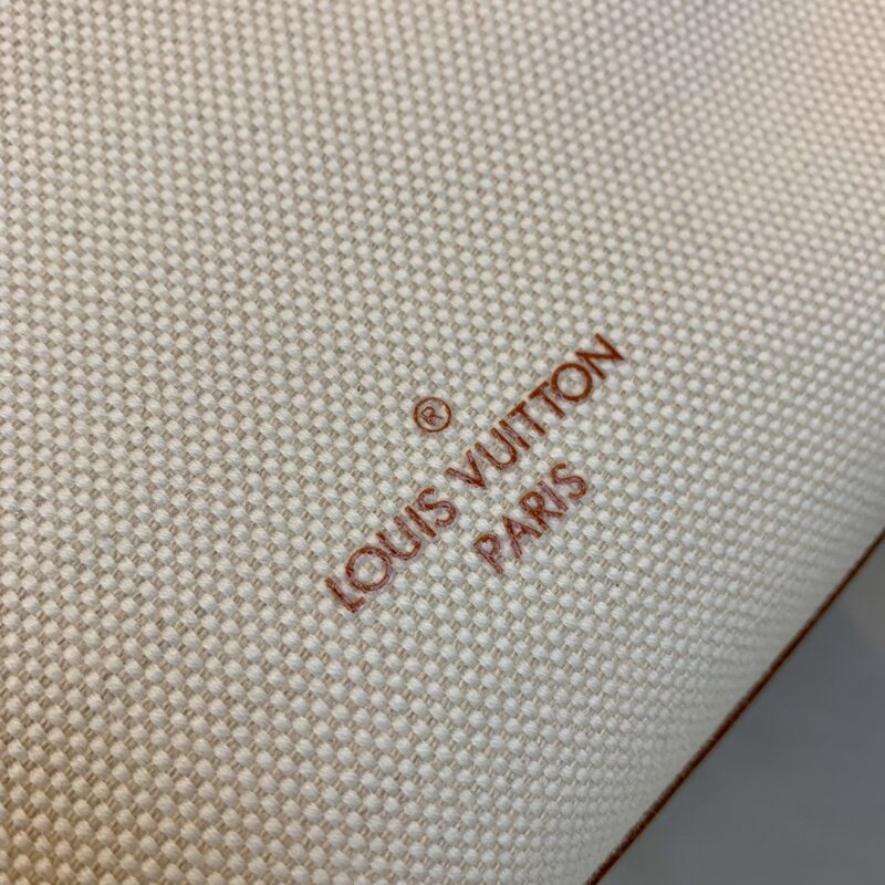 Louis Vuitton On My Side Tote Bag-25*20*12CM - Image 8