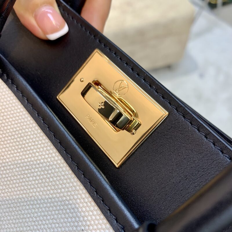 Louis Vuitton On My Side Tote Bag-25*20*12CM - Image 4