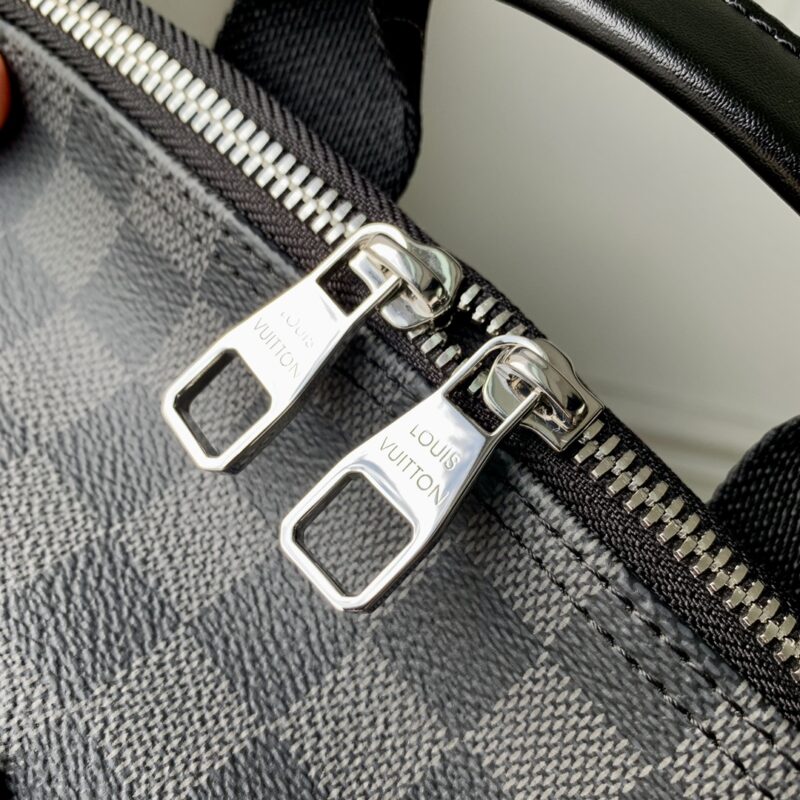 Louis Vuitton Michael Damier Infini Onyx Backpsck-29*42*13CM - Image 2