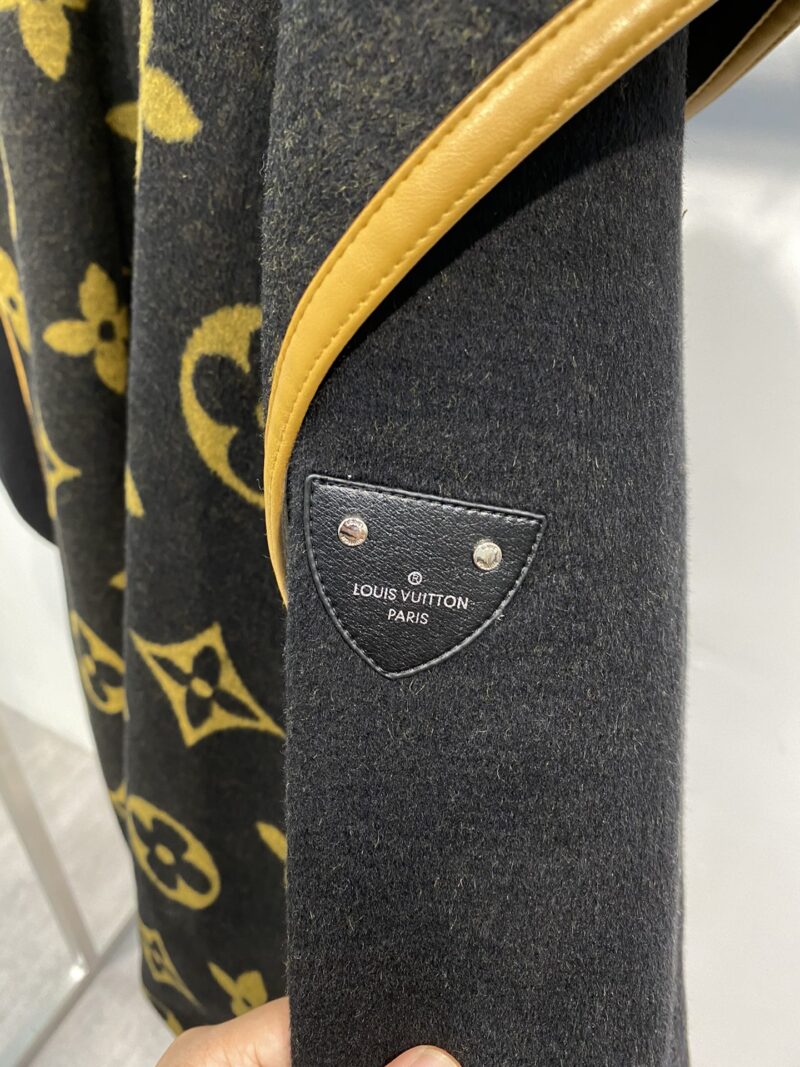 Ch@nel 2022 New Autumn/Winter Coat - Image 6