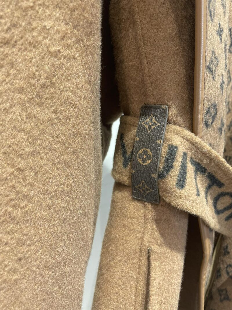 Ch@nel 2022 New Autumn/Winter Coat - Image 7