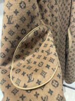 Ch@nel 2022 New Autumn/Winter Coat - Image 8