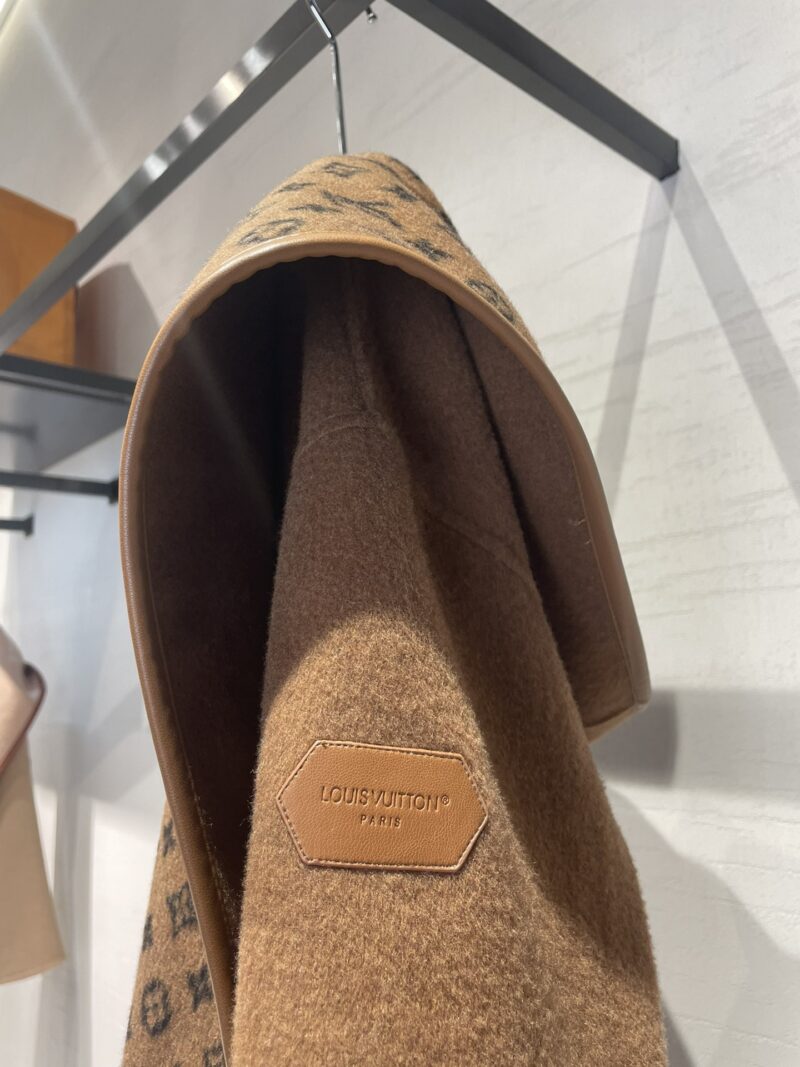 Ch@nel 2022 New Autumn/Winter Coat - Image 9