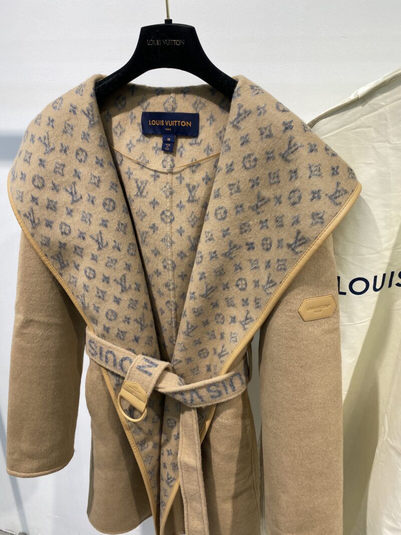 Ch@nel 2022 New Autumn/Winter Coat - Image 3