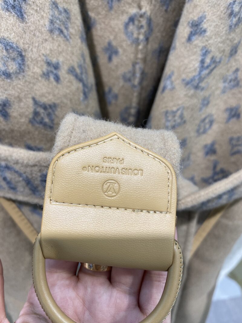 Ch@nel 2022 New Autumn/Winter Coat - Image 8