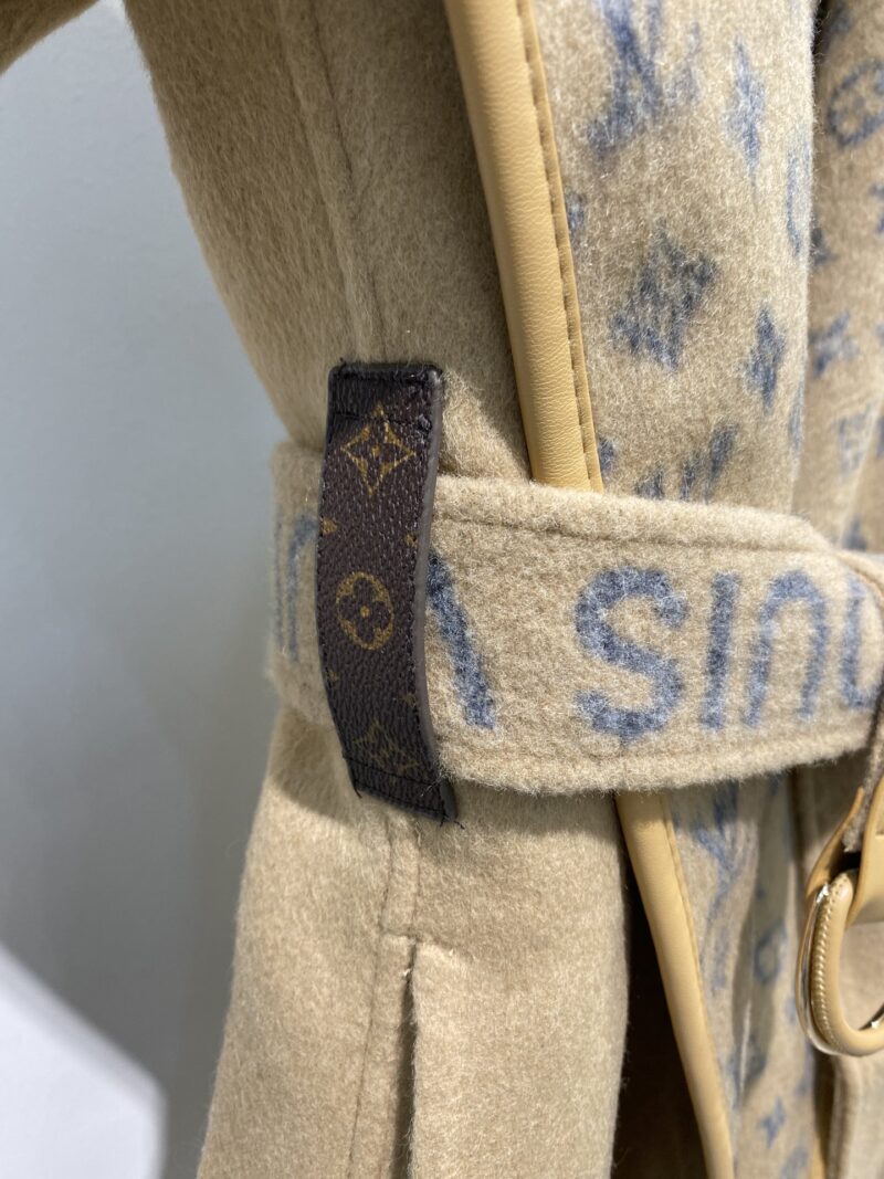 Ch@nel 2022 New Autumn/Winter Coat - Image 9