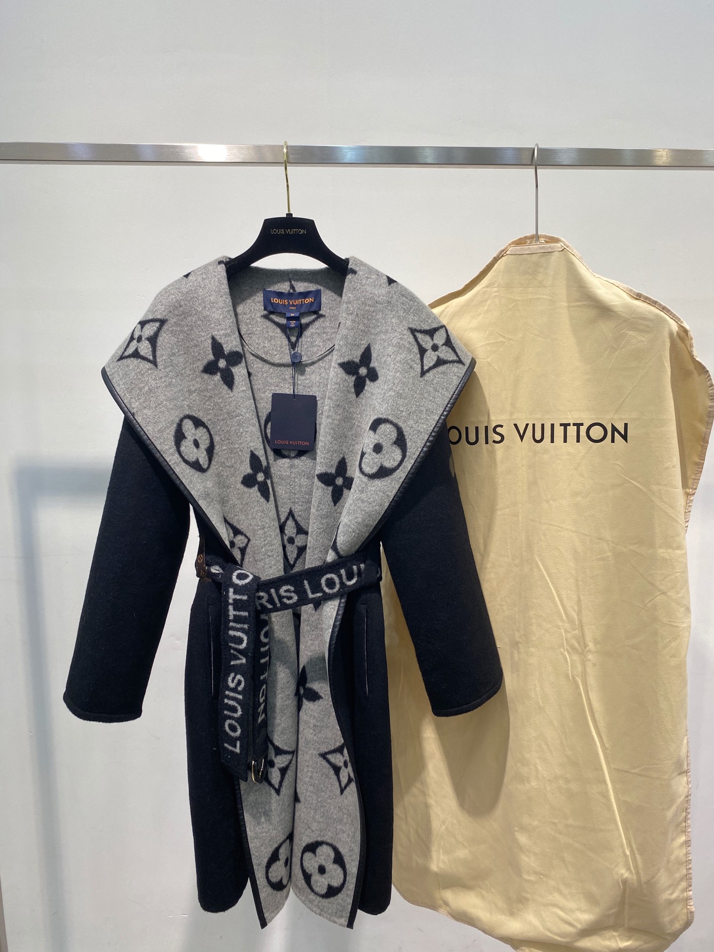 lvrr-097544322yyyyyyyyyyyy_2_.jpg Ch@nel 2022 New Autumn/Winter Coat - Image 1