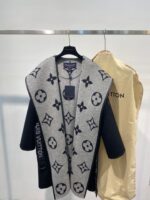 Ch@nel 2022 New Autumn/Winter Coat - Image 4