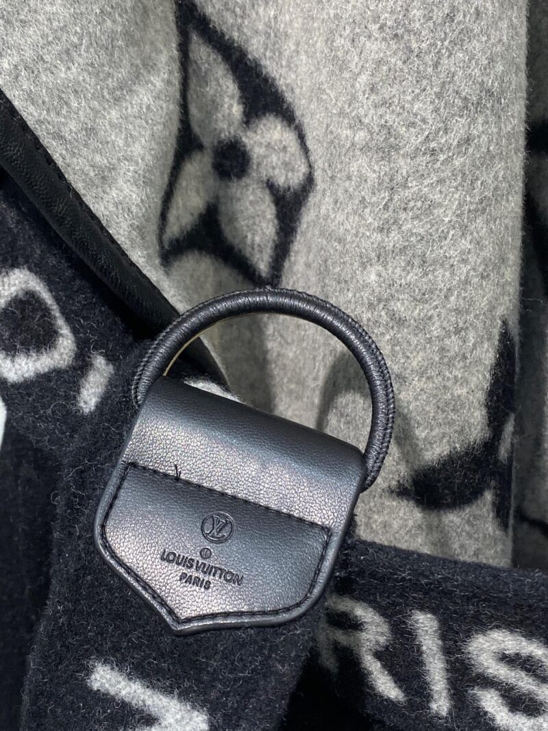 Ch@nel 2022 New Autumn/Winter Coat - Image 6