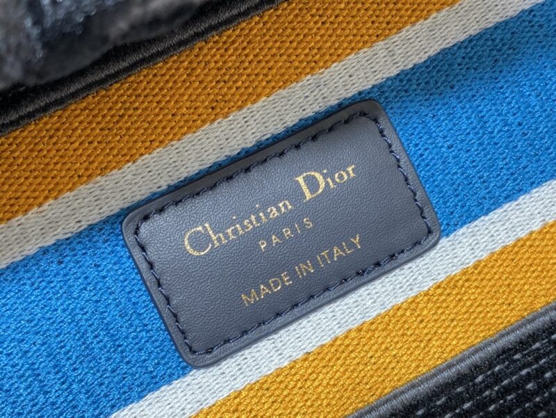 Lady Diro Handle Bag-24CM - Image 9