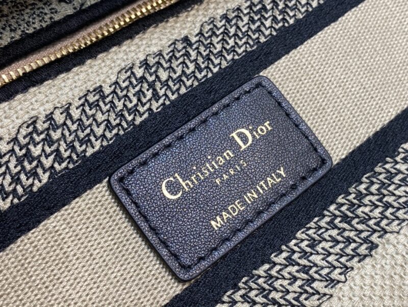 Lady Diro Handle Bag-24CM - Image 9