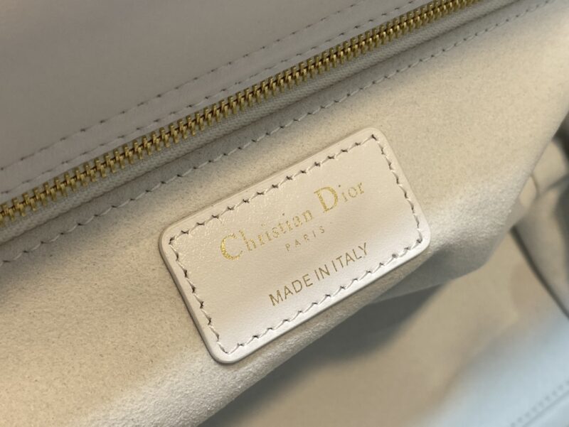 Lady Diro Handle Bag-24CM - Image 8