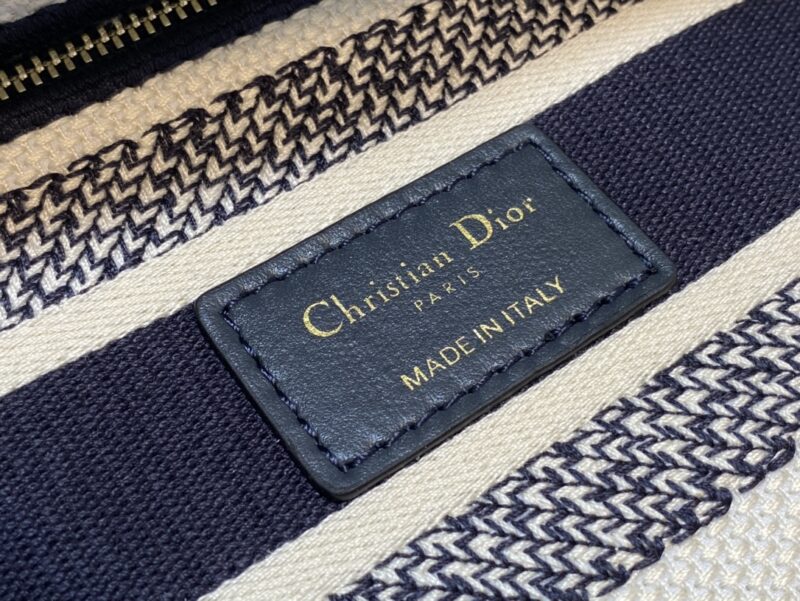 Lady Diro Handle Bag-24CM - Image 9