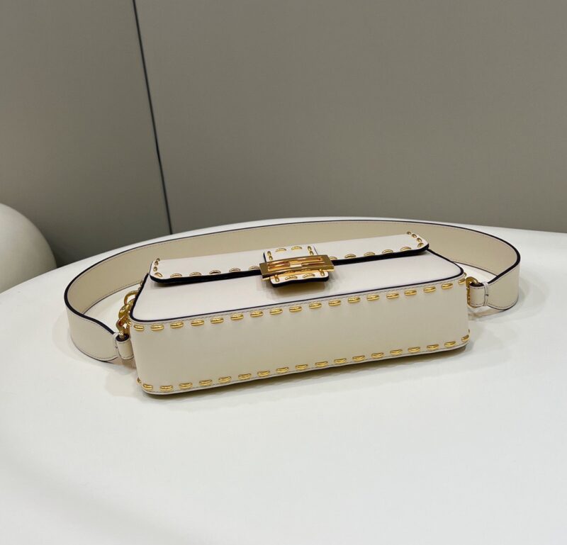 FendI Baguette Bag-26x14x4CM - Image 4