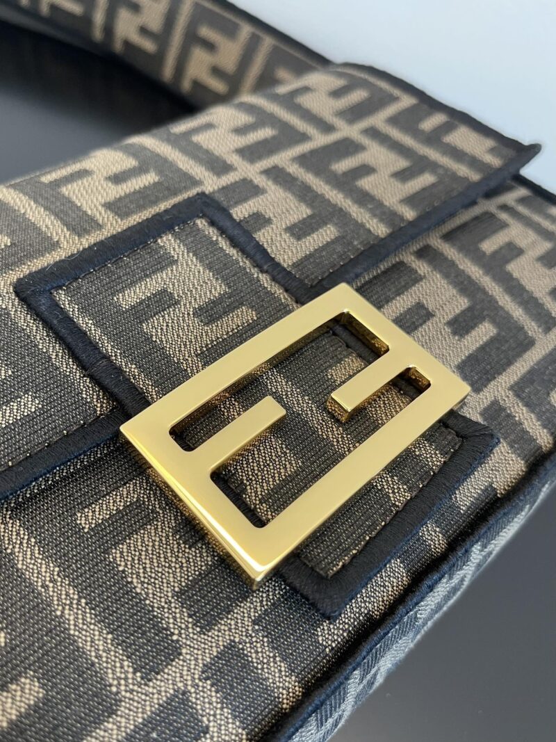 FendI Baguette Bag-26x14x4CM - Image 7