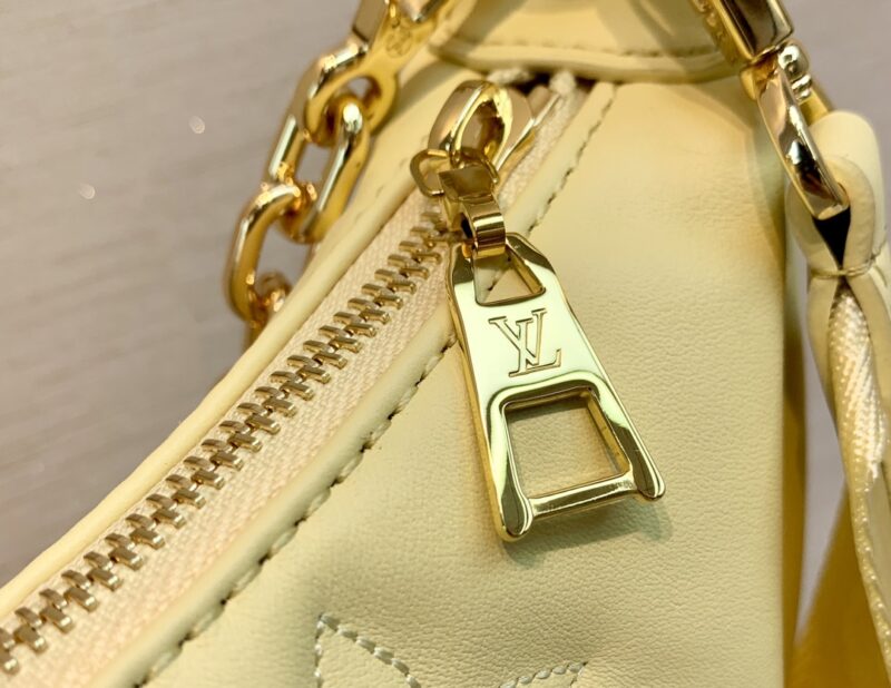 Louis Vuitton Over The Moon Handbag-27.5*16*7CM - Image 5