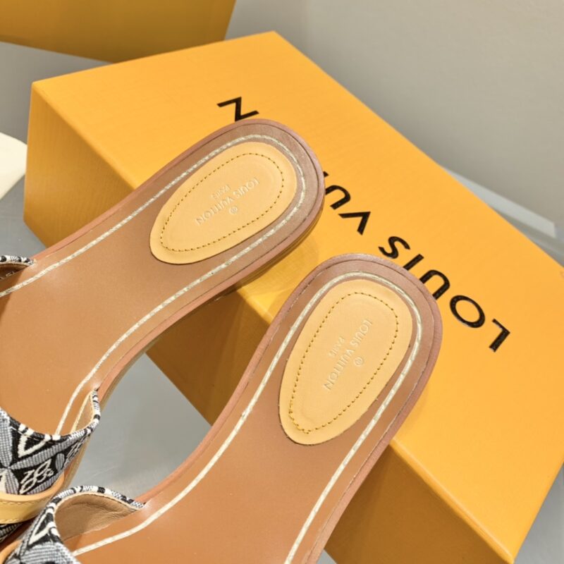 Louis Vuitton Slippers - Image 4