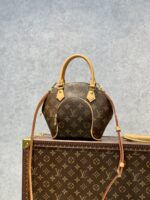 Louis Vuitton M20752 Ellipse BB -22.5*19.5*10CM