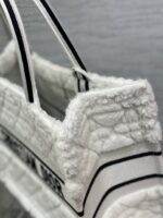 Diro Small Book Tote-36*18*28CM - Image 6