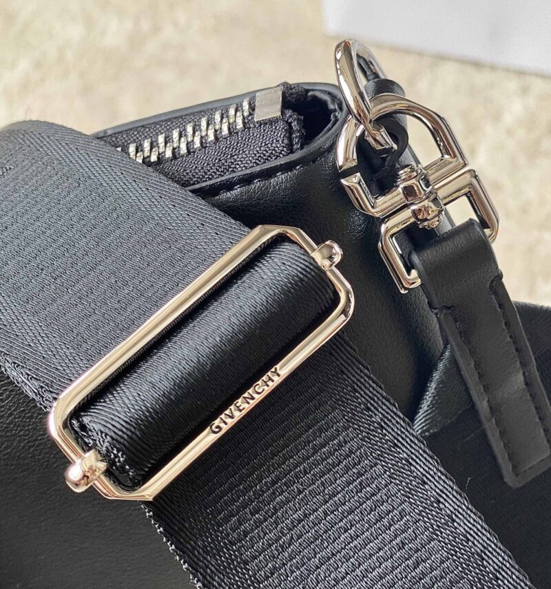 Gienvchy Antigona Sport -33*7*25CM - Image 6