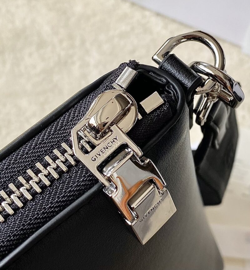 Gienvchy Antigona Sport -33*7*25CM - Image 7