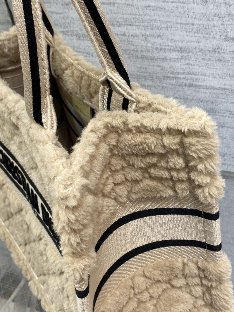 Diro Small Book Tote-26*8*22CM - Image 6