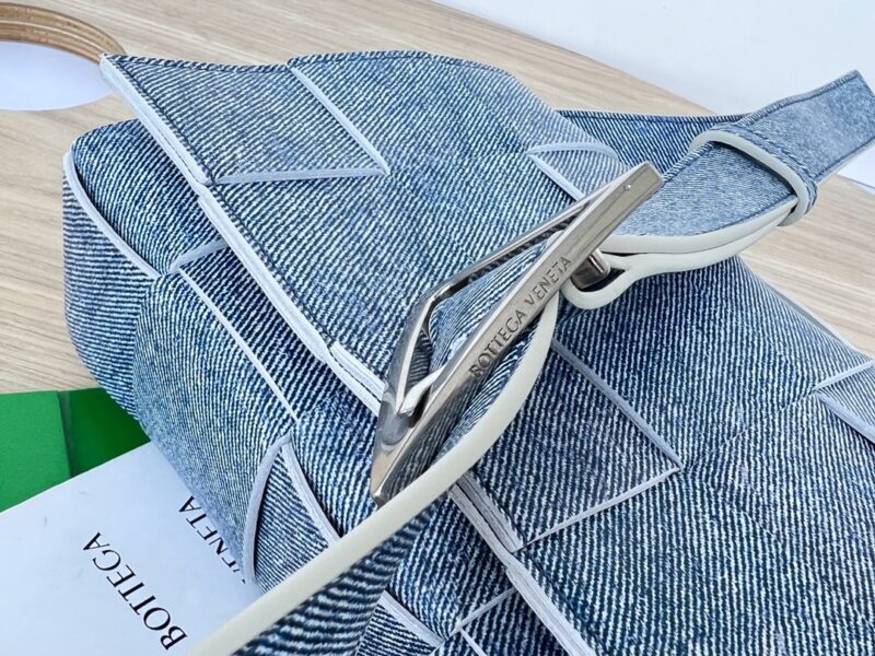 Bottega Veneta Cassette Bag-23x15x6CM - Image 6