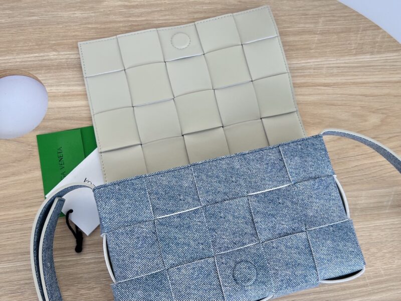 Bottega Veneta Cassette Bag-23x15x6CM - Image 7