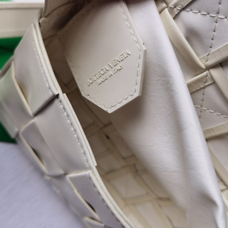 Bottega Veneta Cassette Bag-17.5x10.5x3.5CM - Image 7