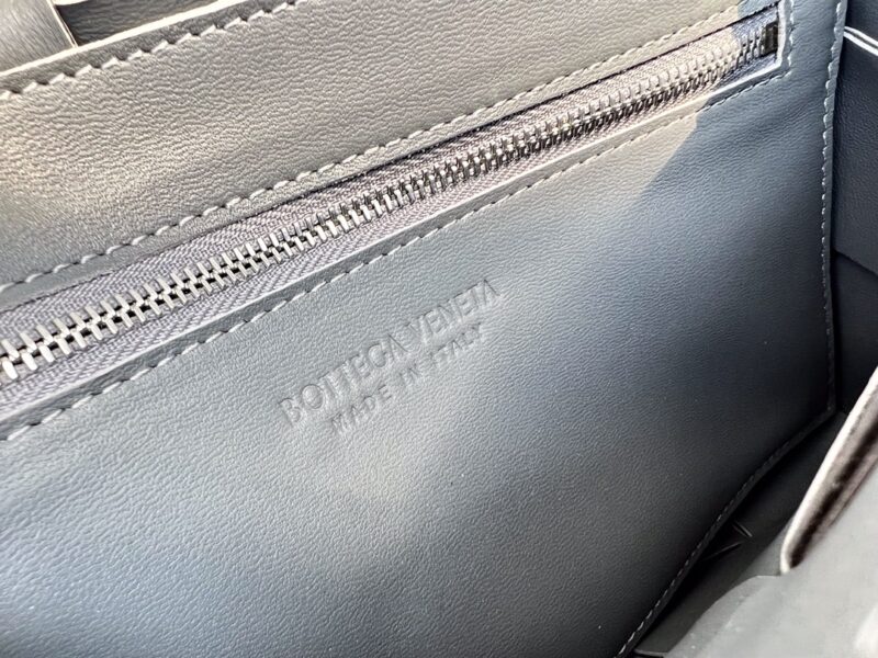 Bottega Veneta Cassette Bag-23x15x6CM - Image 9