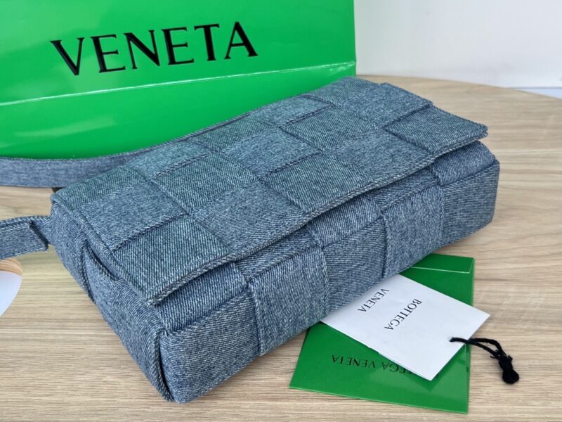 Bottega Veneta Cassette Bag-23x15x5.5CM - Image 4