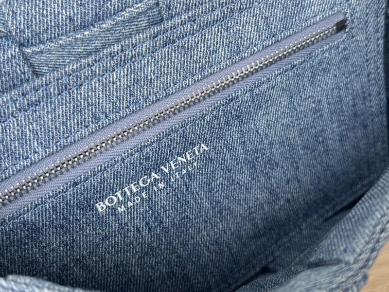 Bottega Veneta Cassette Bag-23x15x6CM - Image 8