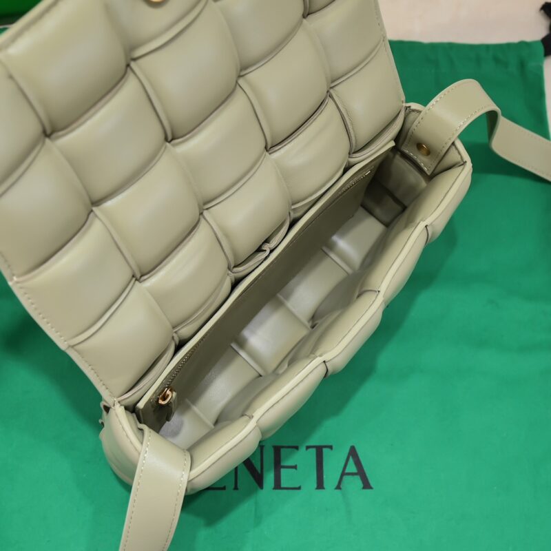 Bottega Veneta Padded Cassette Bag-26*18*8CM - Image 7